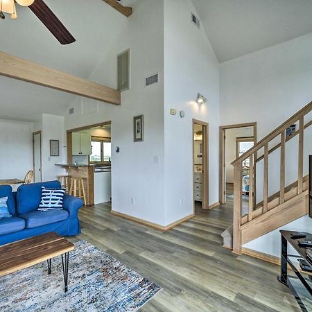 Avon Home On The Channel With Hot Tub And Deck! Eksteriør billede